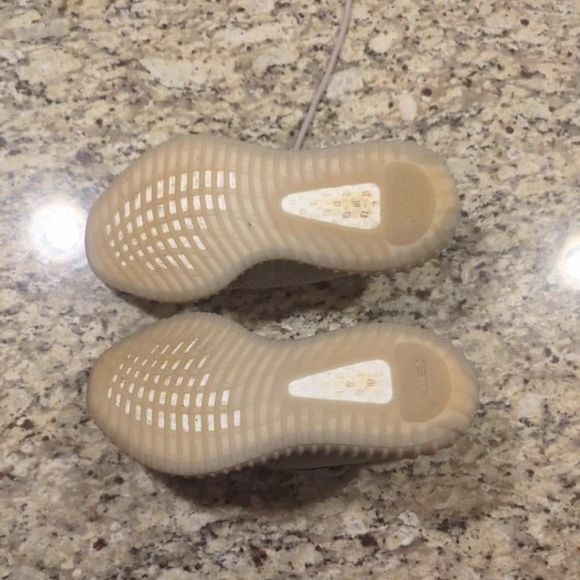 Yeezy Boost 350 V 2 shoes main image 5